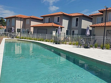 Casa em Condom�nio � Venda