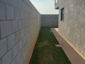 CORREDOR LATERAL CASA