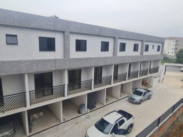Casa em Condomínio à Venda