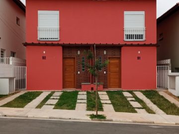 Casa em Condomínio à Venda