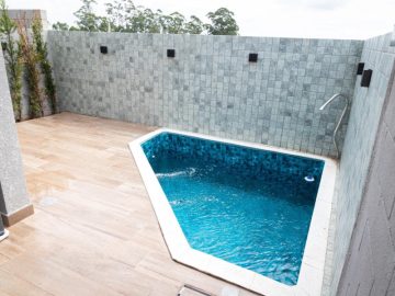PISCINA PRIVATIVA DECORADO
